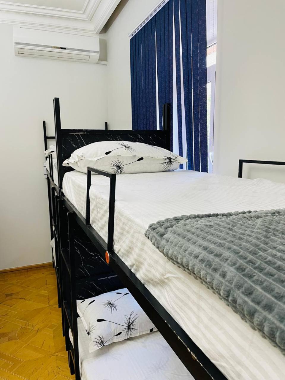 Olympic Hostel エレバン エクステリア 写真